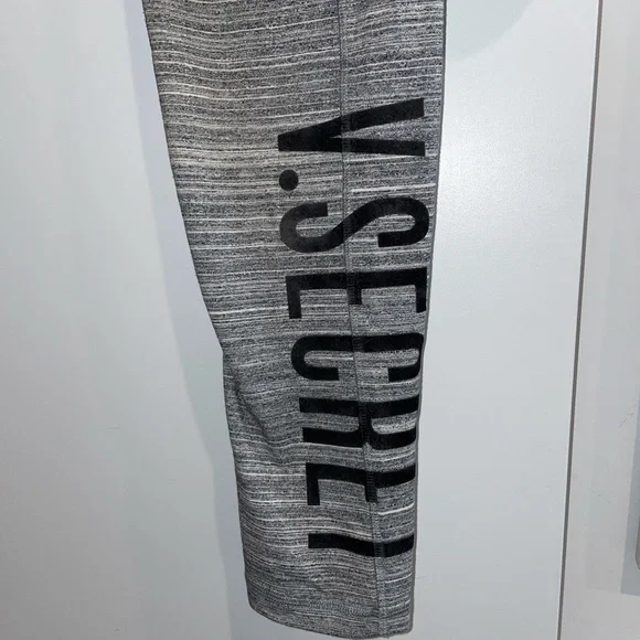 Victoria secret 7/8 length leggings size small - Picture 3 of 4